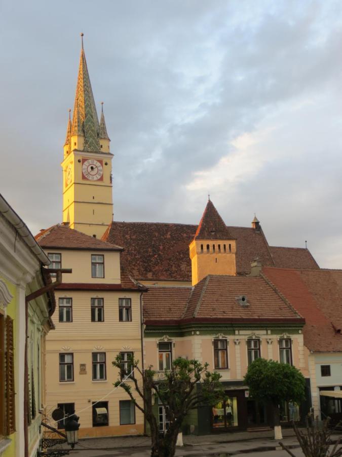 Ferdinand Apartments Medgyes Kültér fotó