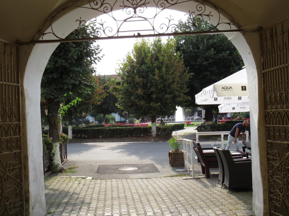 Ferdinand Apartments Medgyes Kültér fotó