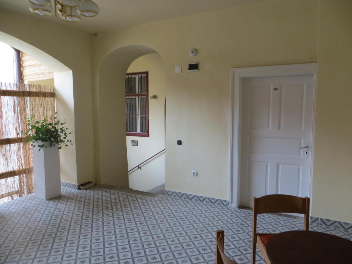Ferdinand Apartments Medgyes Kültér fotó